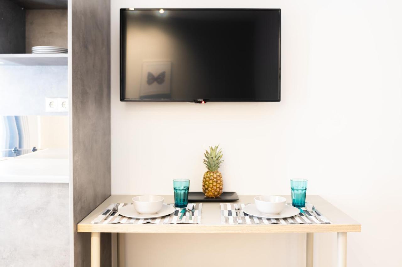 Appartamento A17 Modern & Cosy 2R Flat Up To 4Ppl Near Parthenon Atene Esterno foto